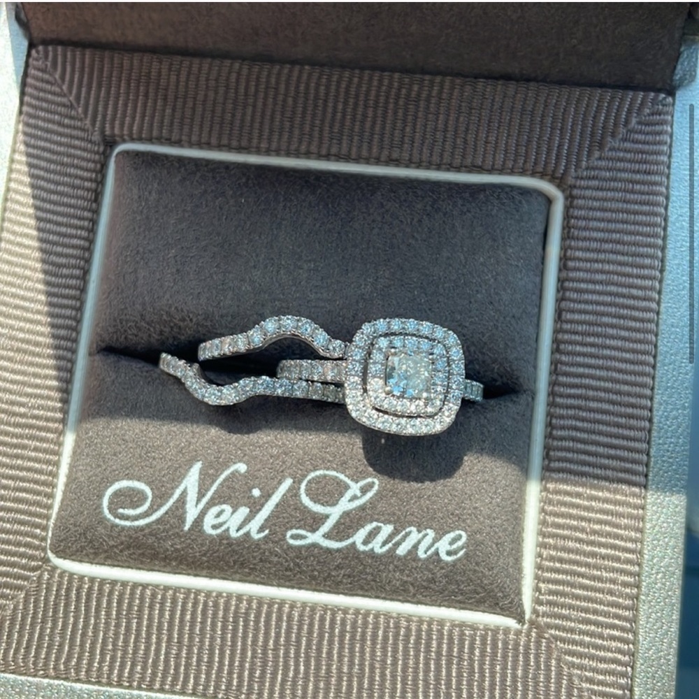 Neil Lane Set! 2 Bands and Center Ring